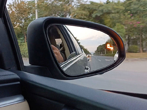 What should I do if the mirror lens falls off?